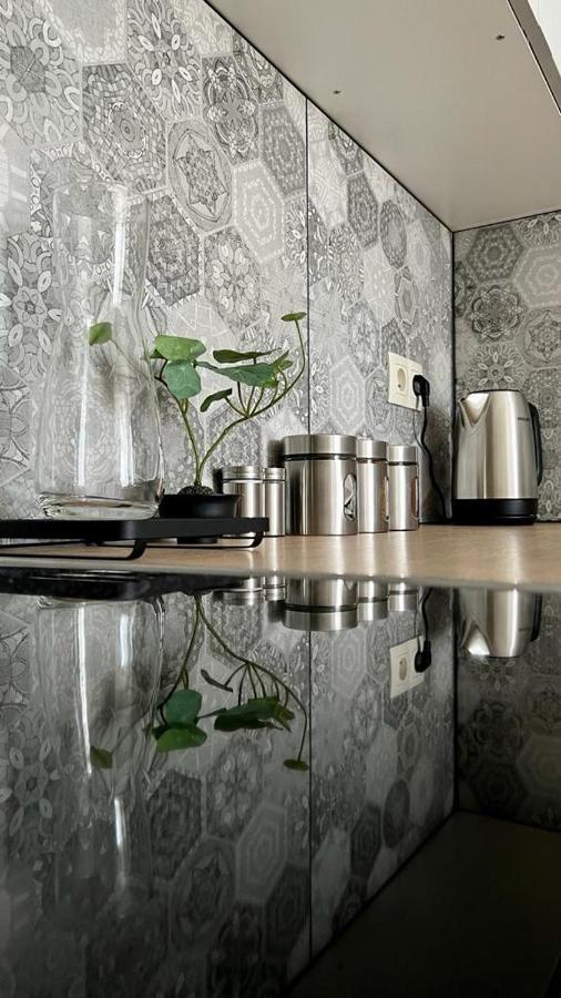 Flow 8 By Housine Zator Buitenkant foto