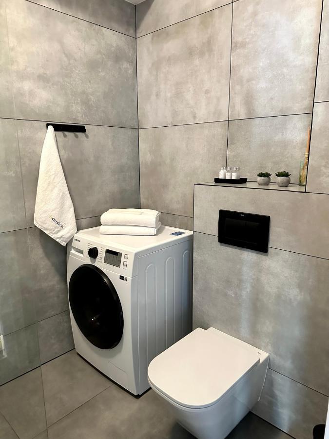 Flow 8 By Housine Zator Buitenkant foto